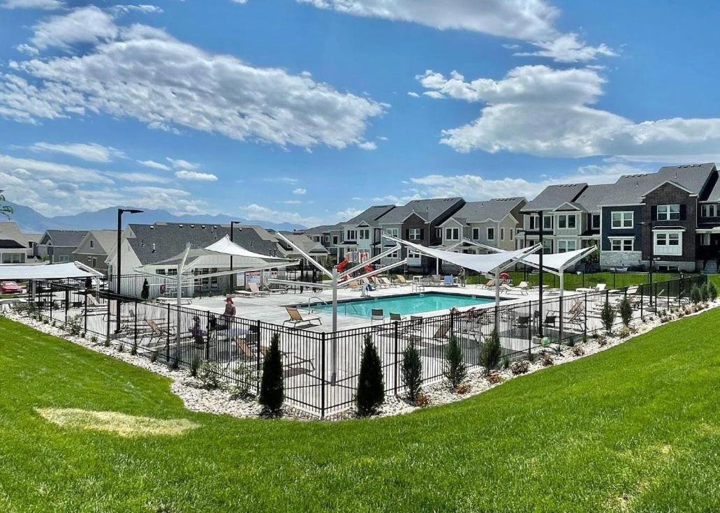 Brand New 3-Beds Stylish Entire House At Lehi Villa Exterior foto
